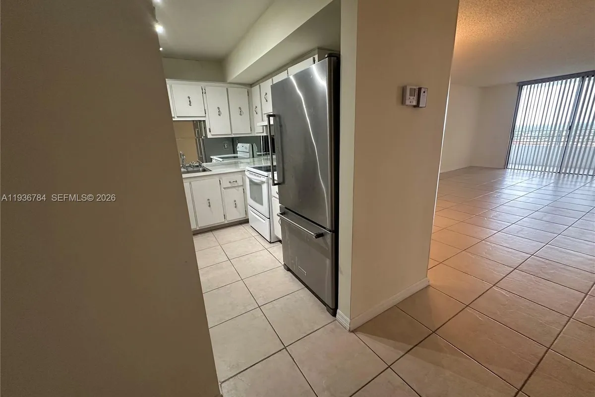 600 Three Islands Blvd # 1402, Hallandale Beach FL 33009