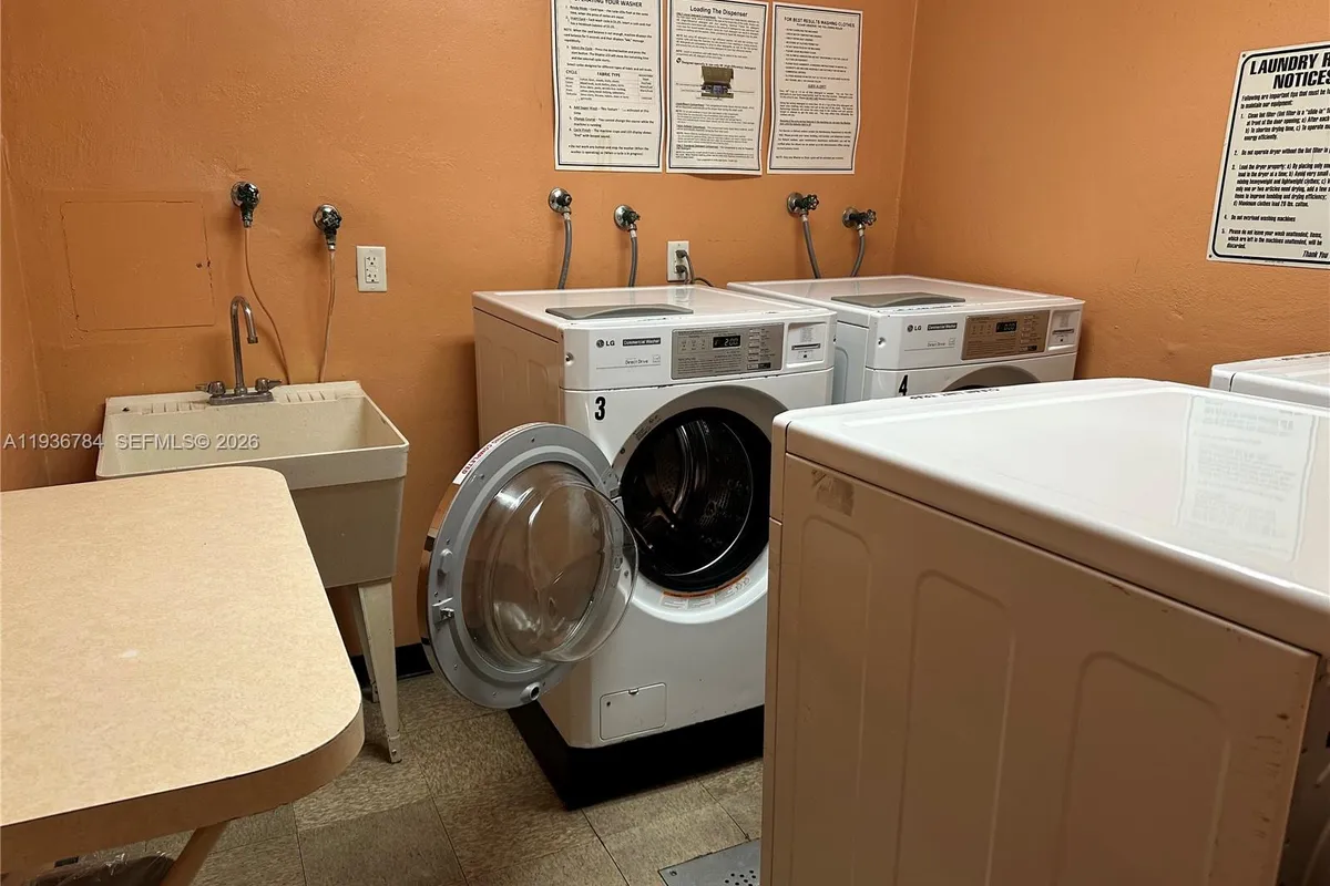 600 Three Islands Blvd # 1402, Hallandale Beach FL 33009