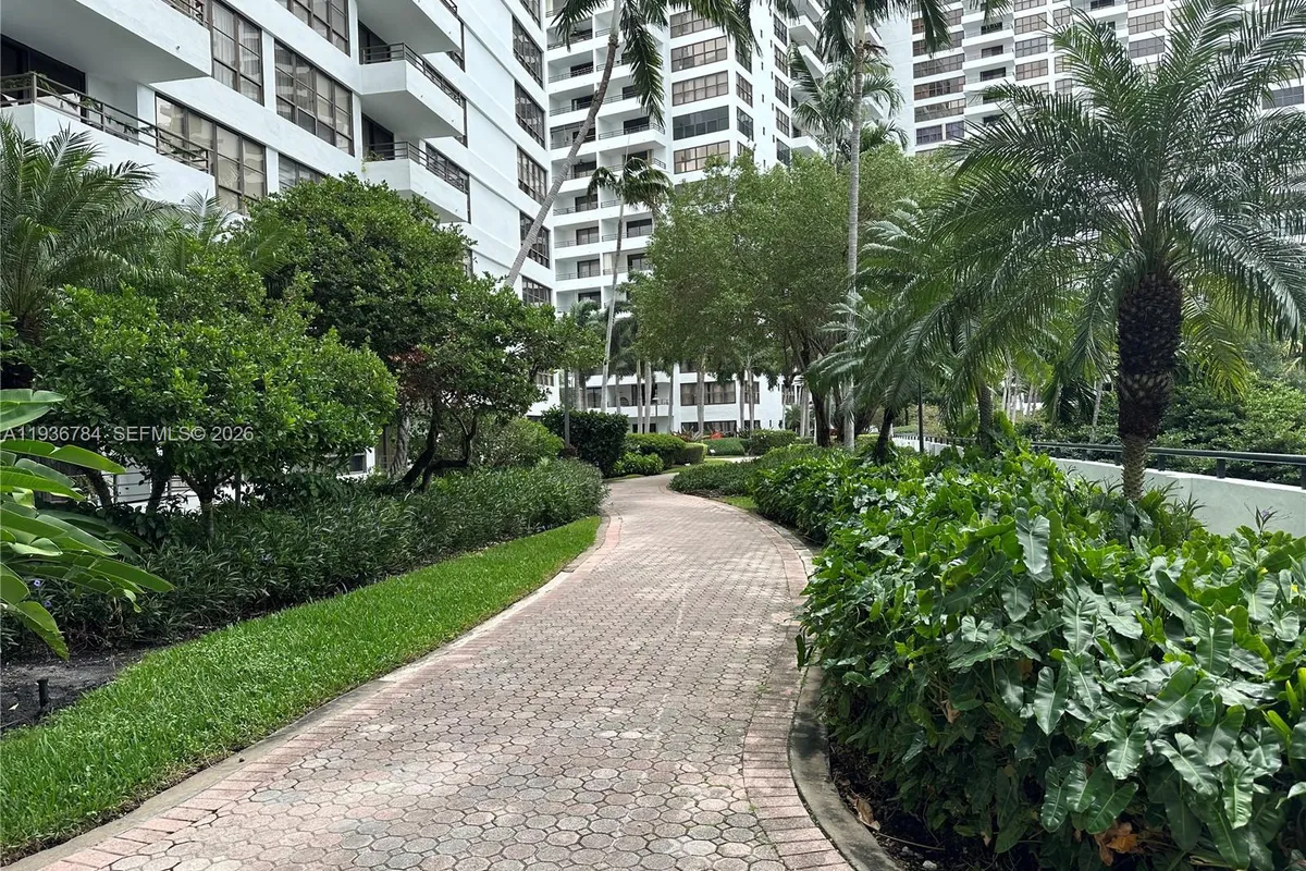 600 Three Islands Blvd # 1402, Hallandale Beach FL 33009