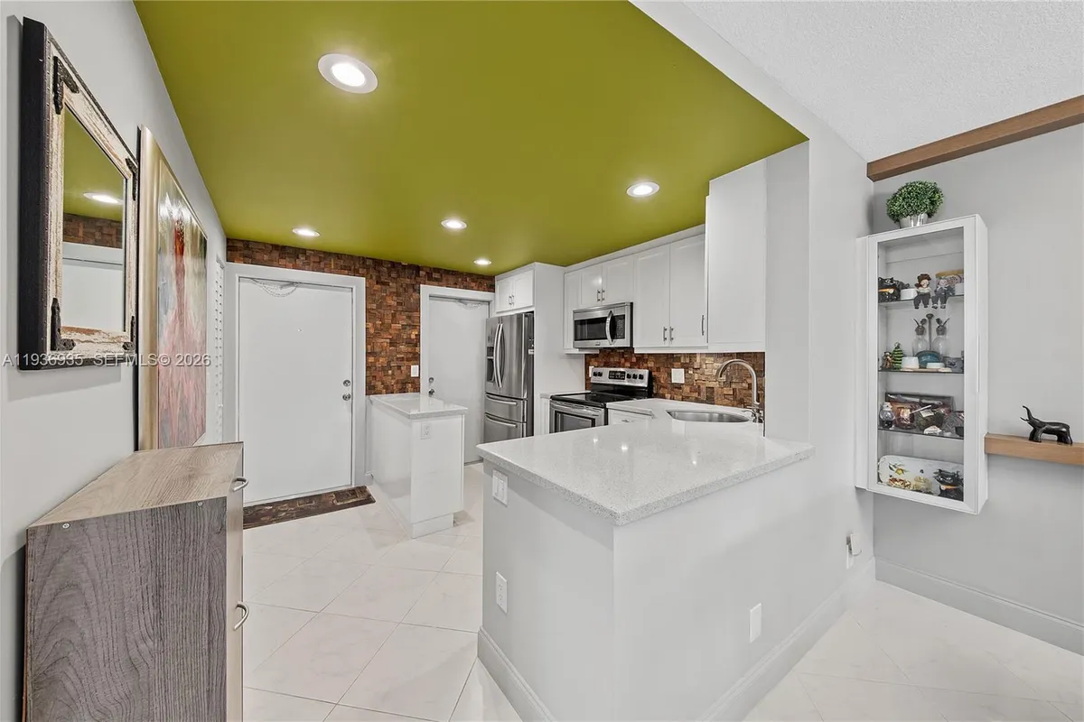 470 Paradise Isle Blvd # 310, Hallandale Beach FL 33009