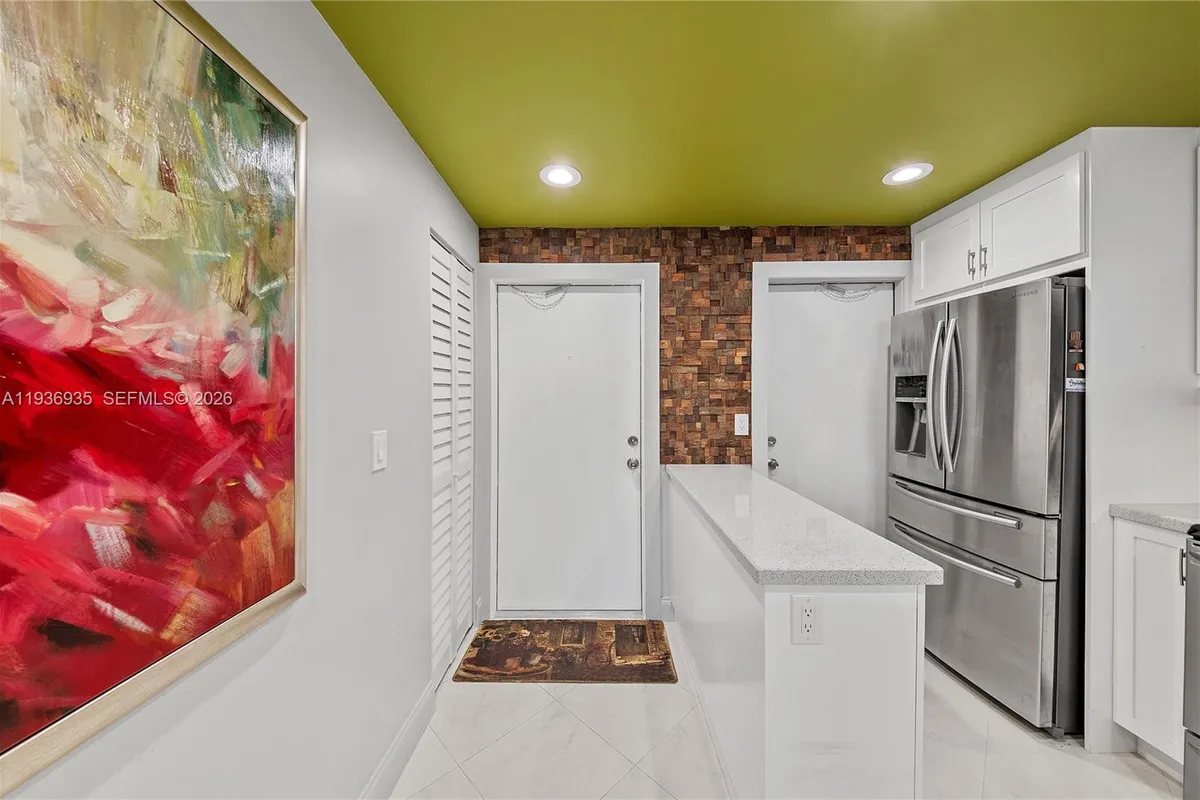 470 Paradise Isle Blvd # 310, Hallandale Beach FL 33009