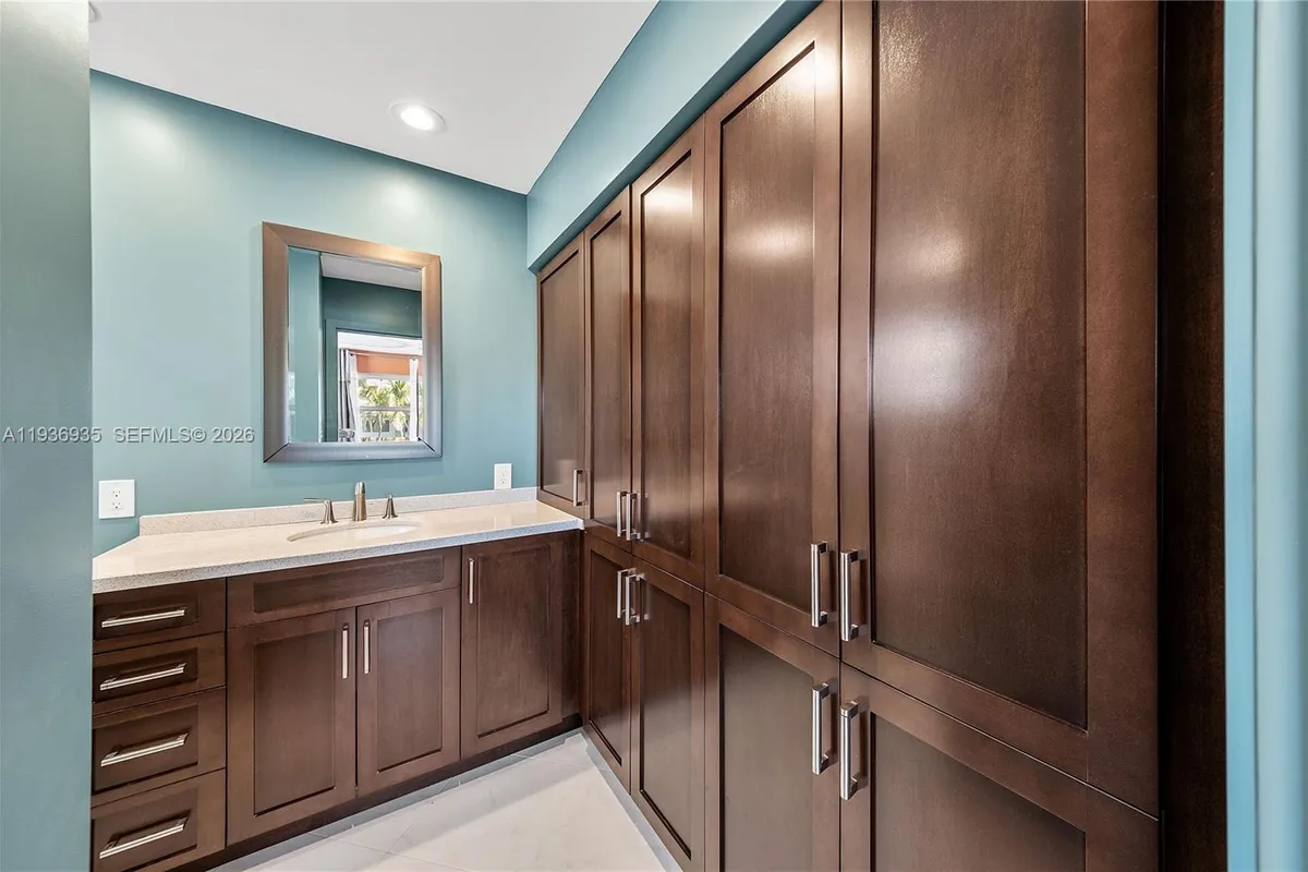 470 Paradise Isle Blvd # 310, Hallandale Beach FL 33009