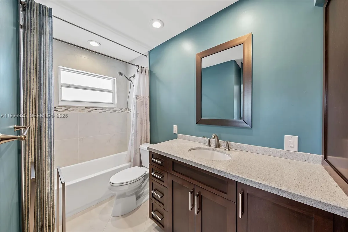 470 Paradise Isle Blvd # 310, Hallandale Beach FL 33009