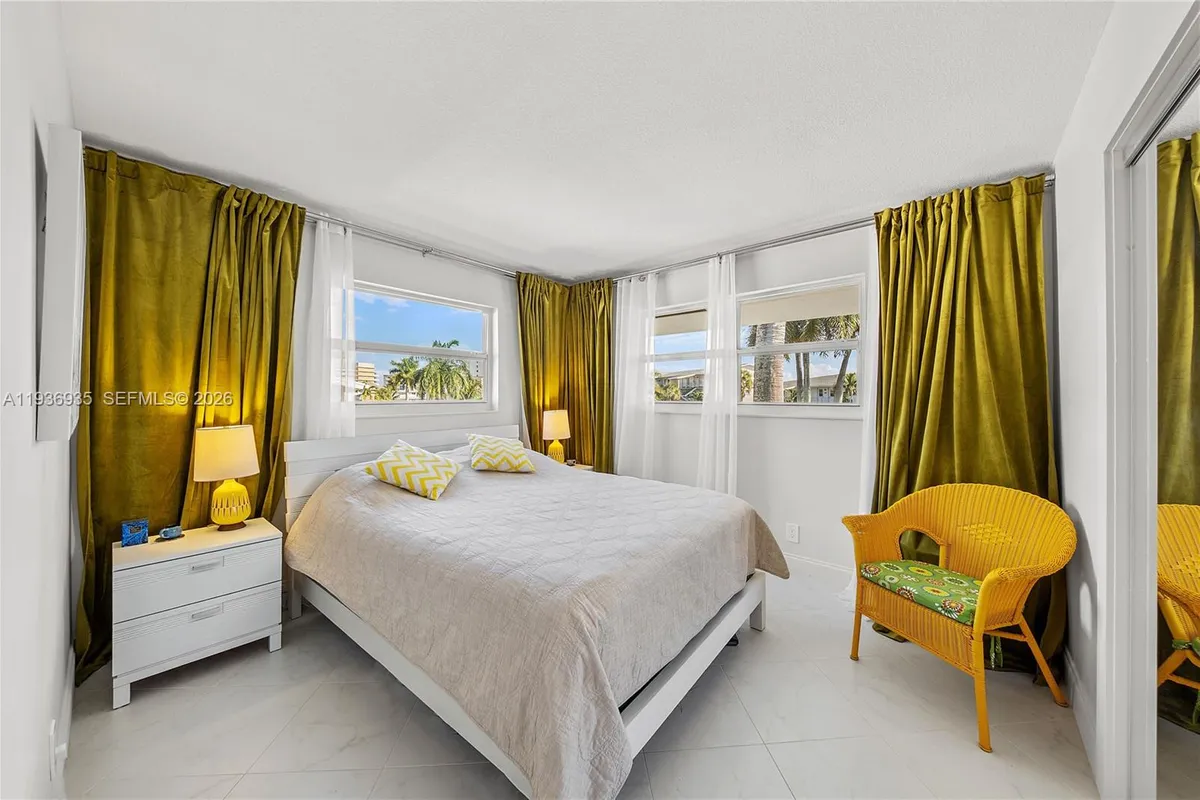 470 Paradise Isle Blvd # 310, Hallandale Beach FL 33009