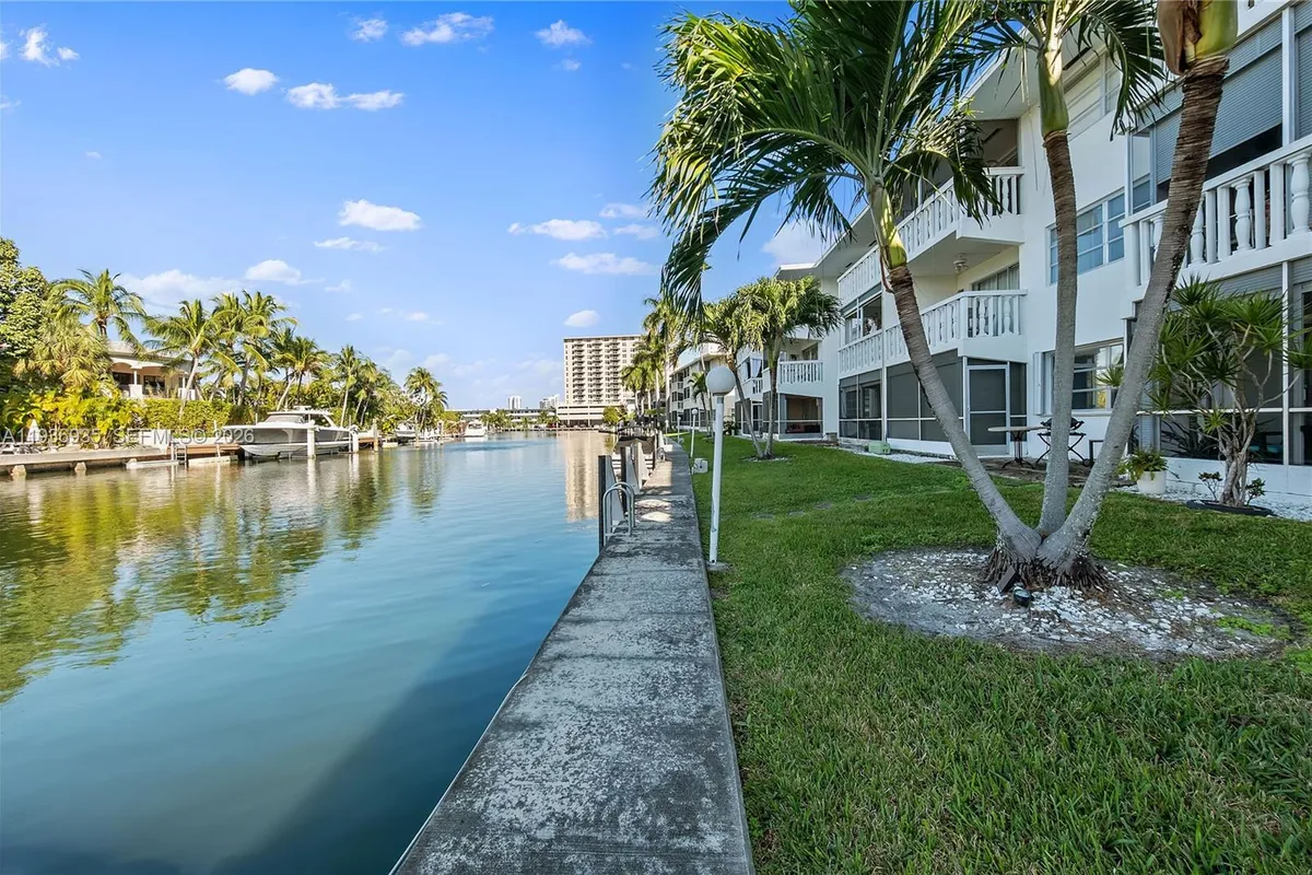 470 Paradise Isle Blvd # 310, Hallandale Beach FL 33009