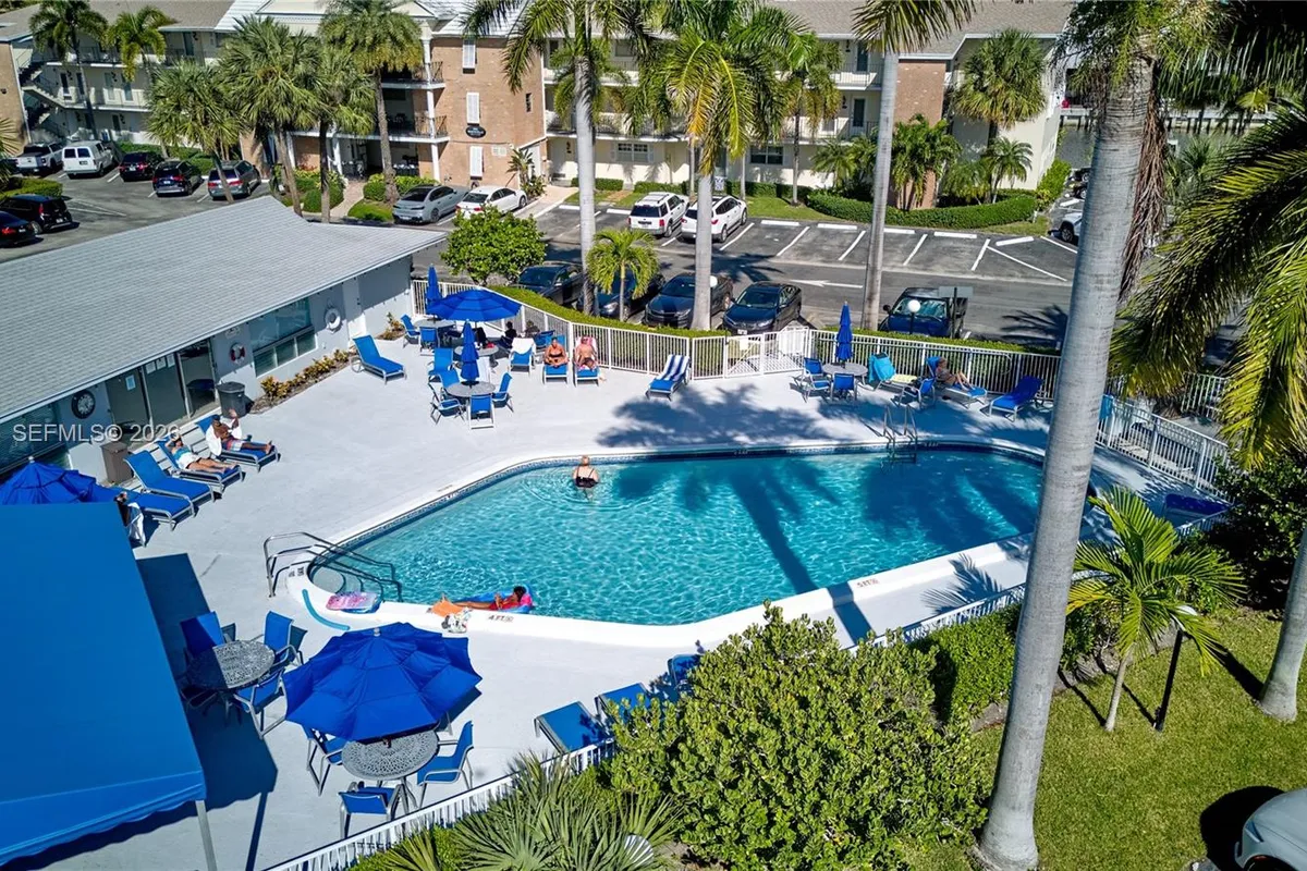 470 Paradise Isle Blvd # 310, Hallandale Beach FL 33009