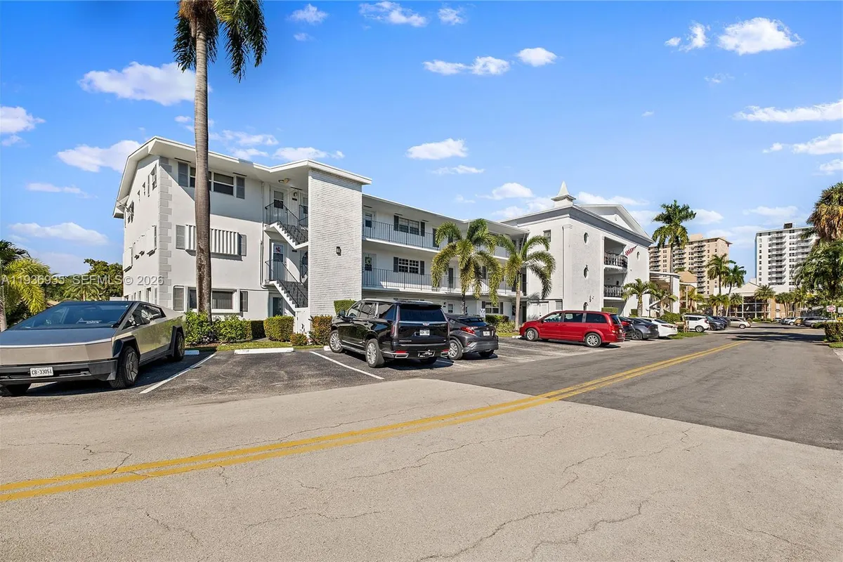 470 Paradise Isle Blvd # 310, Hallandale Beach FL 33009