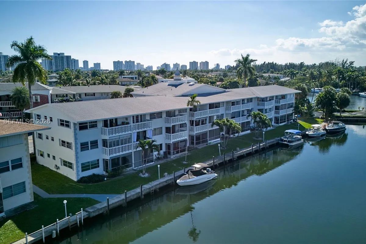 470 Paradise Isle Blvd # 310, Hallandale Beach FL 33009