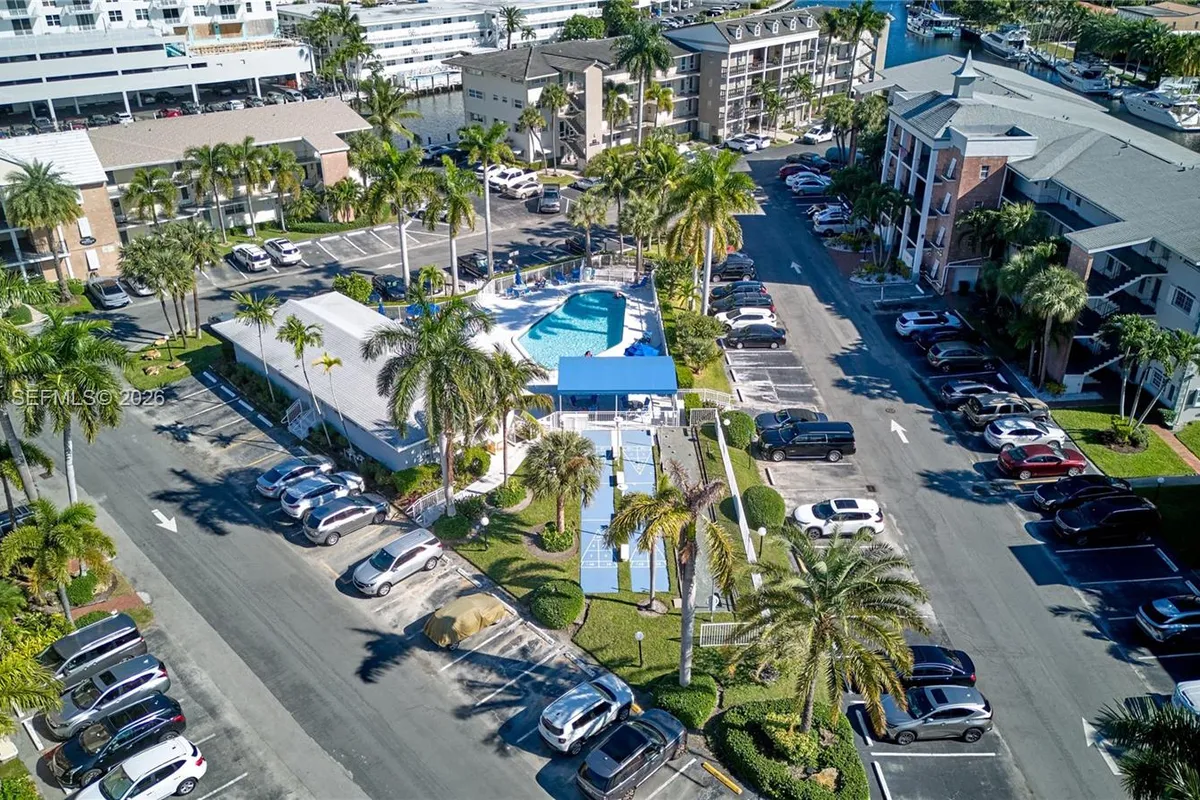 470 Paradise Isle Blvd # 310, Hallandale Beach FL 33009