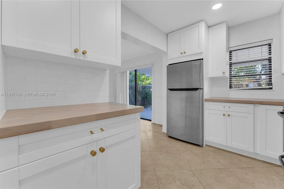 5208 NE 5th Ave # 0, Oakland Park FL 33334