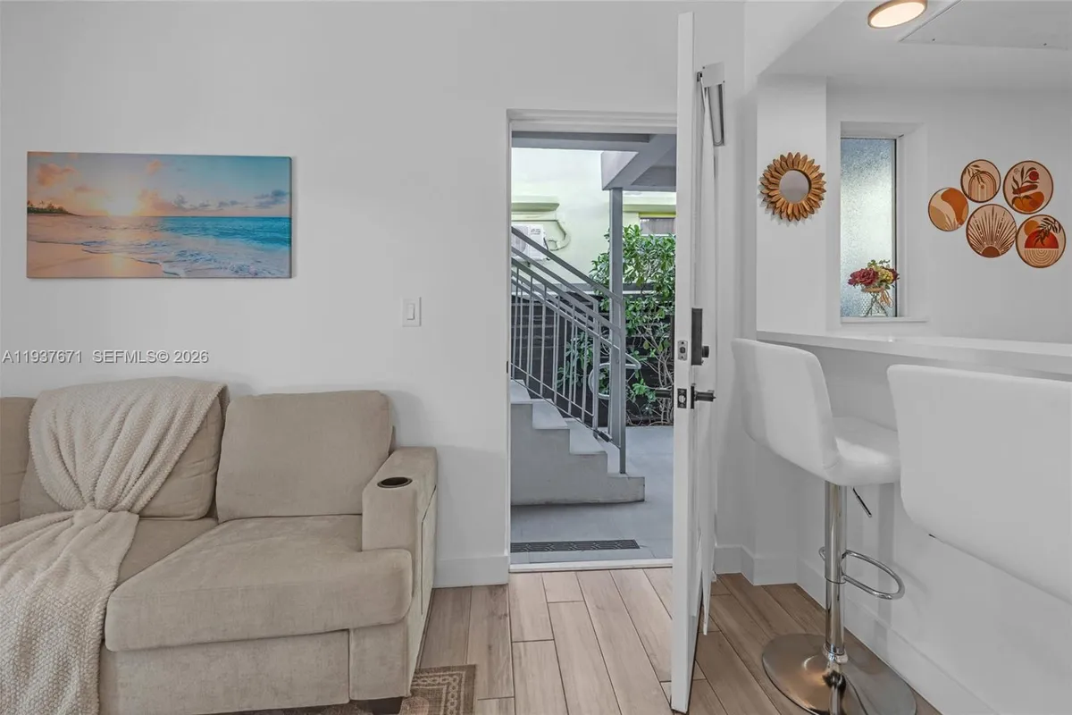 740 Meridian Ave # 11, Miami Beach FL 33139