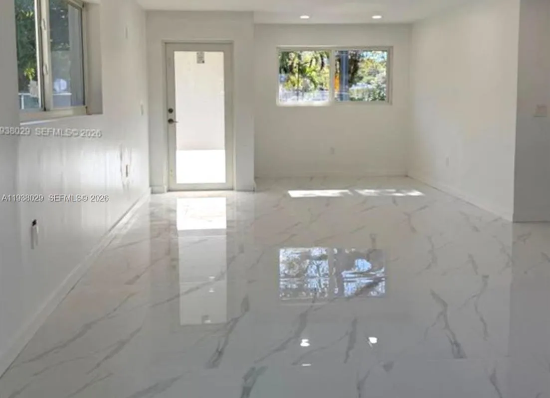 6091 SW 64th Ter, South Miami FL 33143