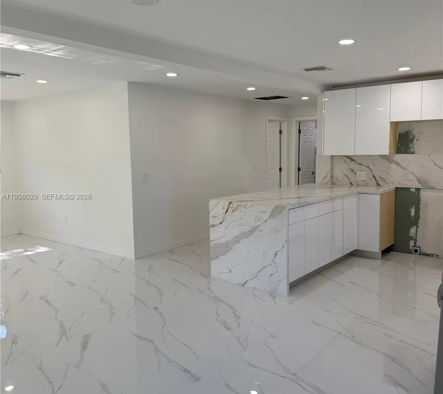 6091 SW 64th Ter, South Miami FL 33143