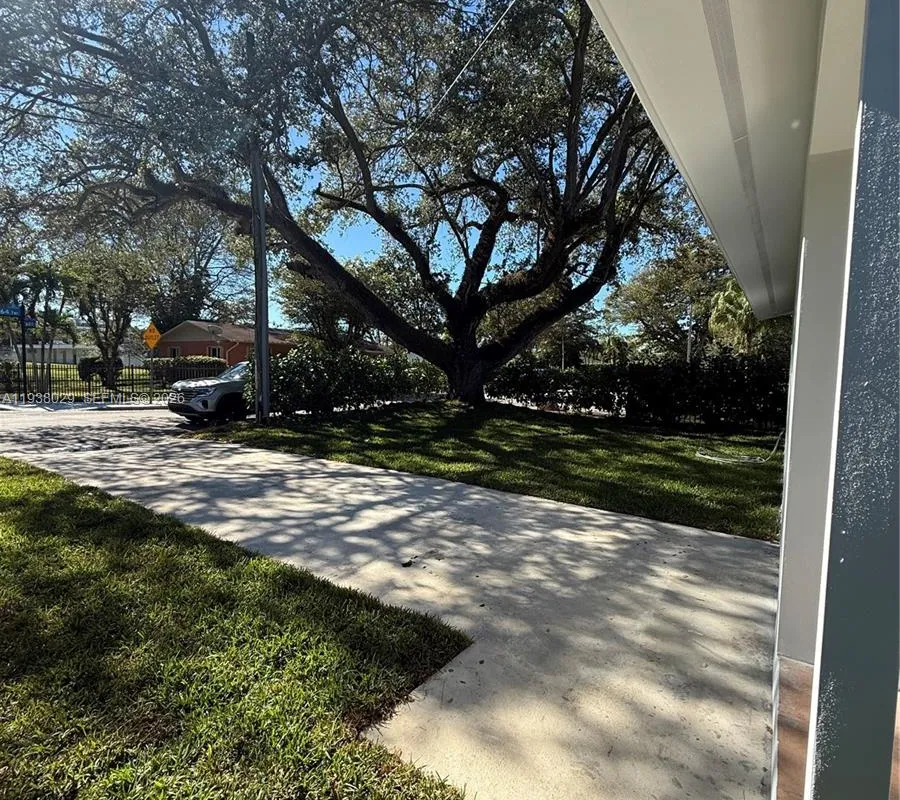 6091 SW 64th Ter, South Miami FL 33143