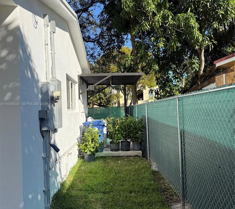 6091 SW 64th Ter, South Miami FL 33143