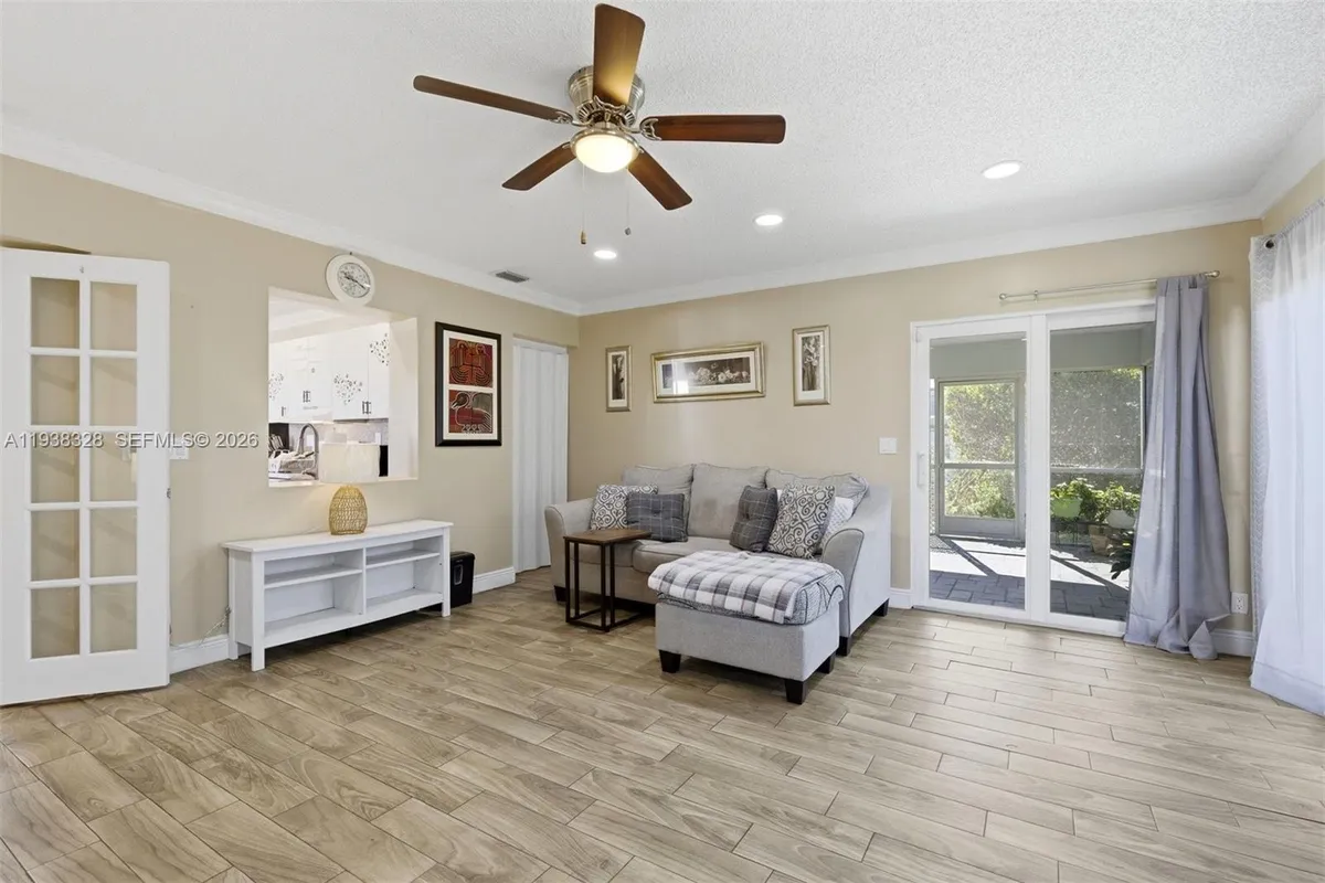 5723 NW 87th Ave, Tamarac FL 33321