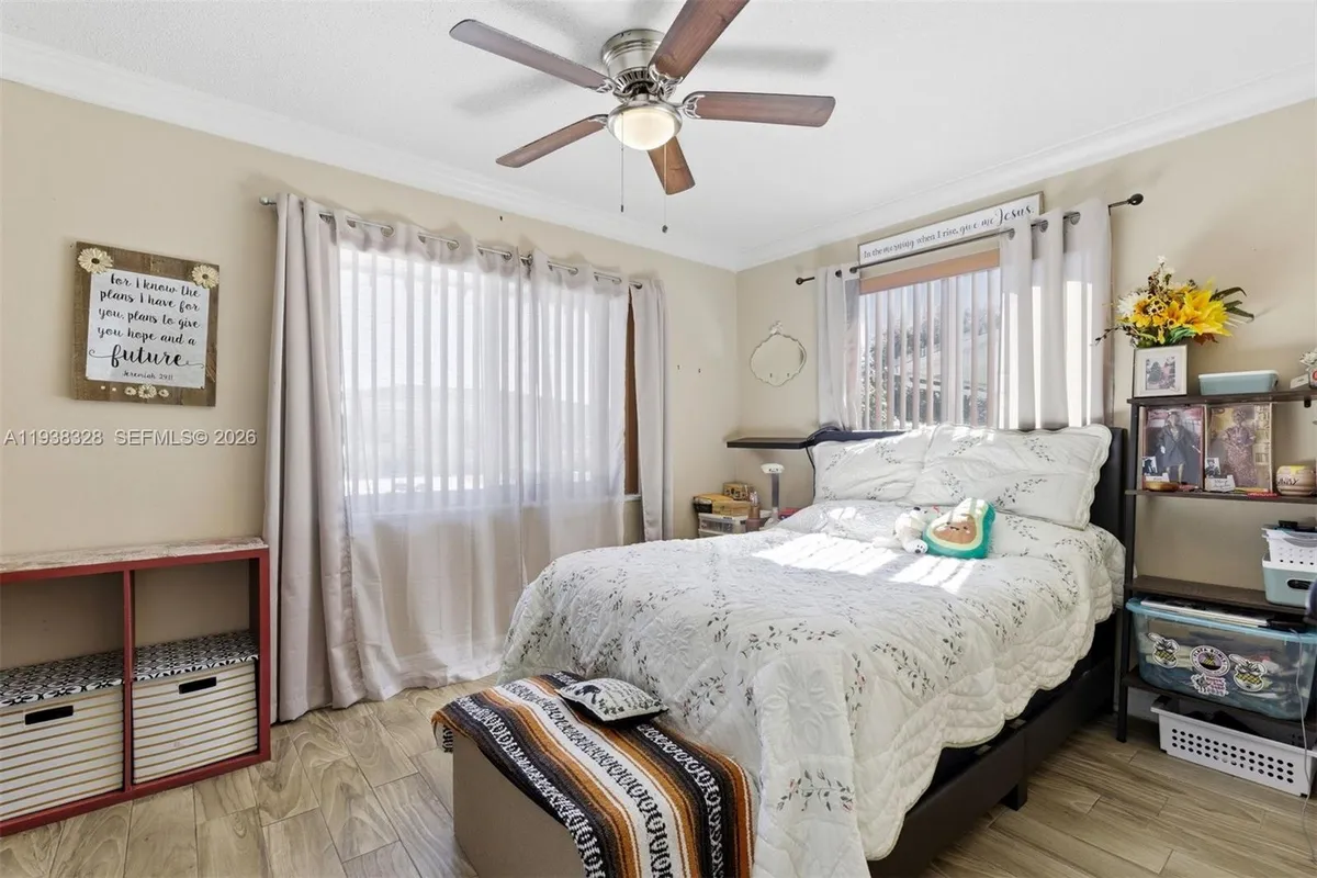 5723 NW 87th Ave, Tamarac FL 33321