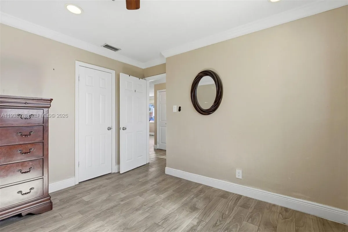 5723 NW 87th Ave, Tamarac FL 33321