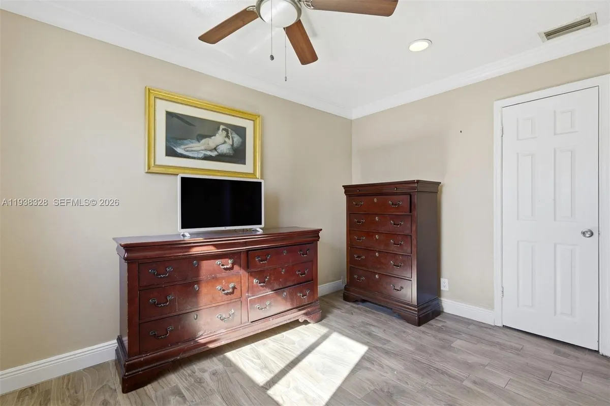 5723 NW 87th Ave, Tamarac FL 33321