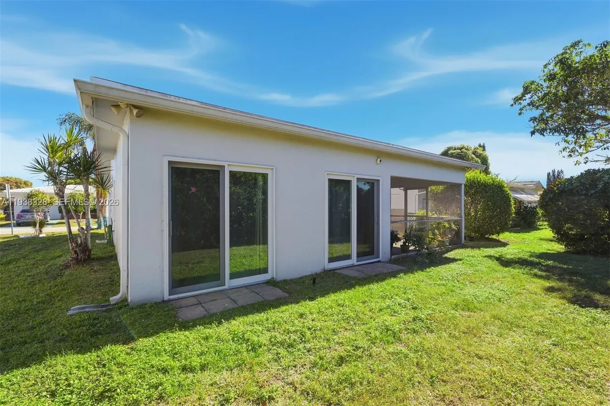 5723 NW 87th Ave, Tamarac FL 33321