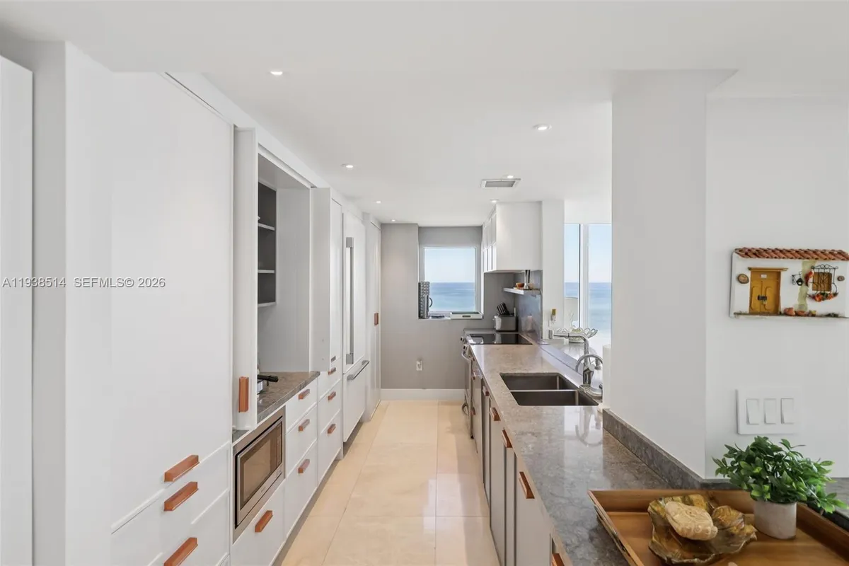 10275 Collins Ave # 1110, Bal Harbour FL 33154