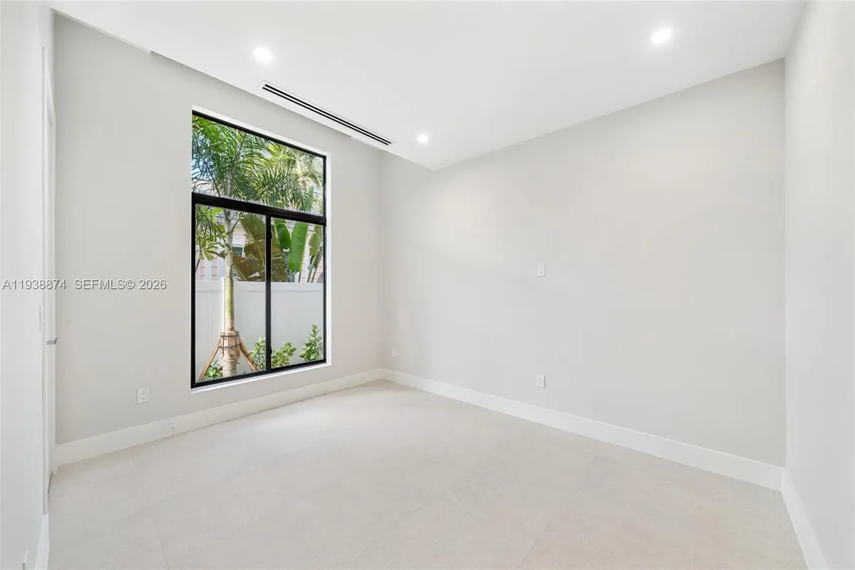 1117 SE 9th St, Fort Lauderdale FL 33316