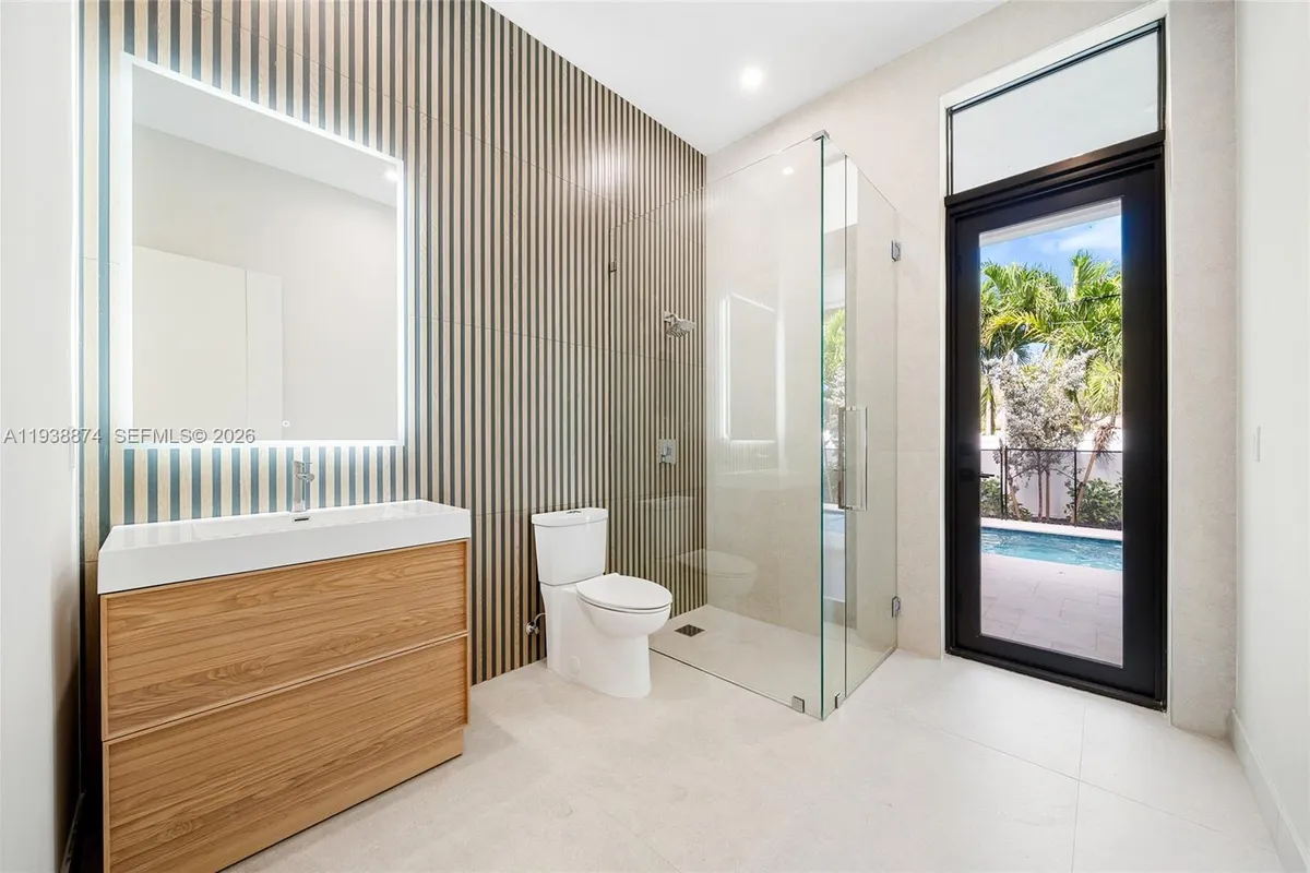 1117 SE 9th St, Fort Lauderdale FL 33316