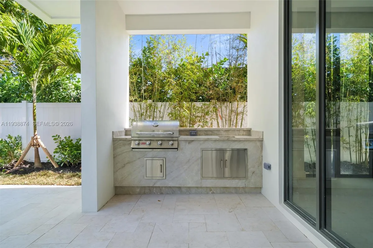 1117 SE 9th St, Fort Lauderdale FL 33316