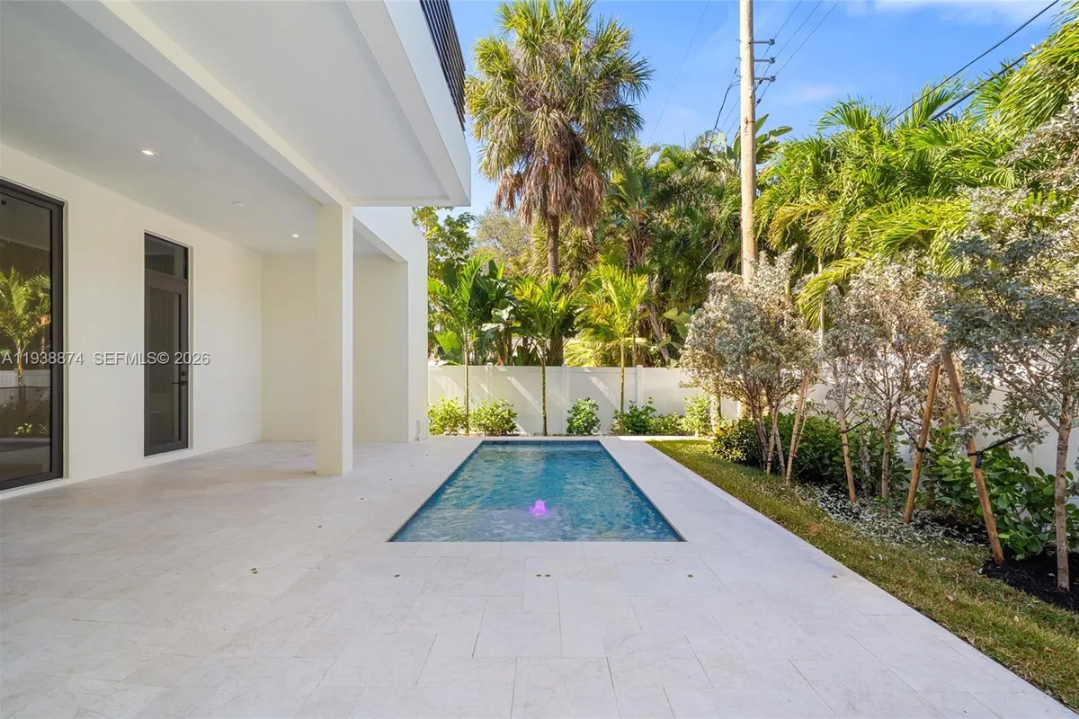 1117 SE 9th St, Fort Lauderdale FL 33316