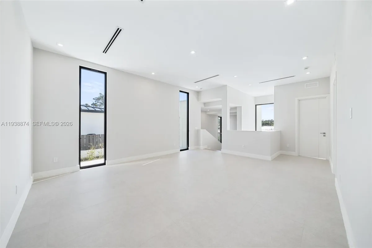 1117 SE 9th St, Fort Lauderdale FL 33316