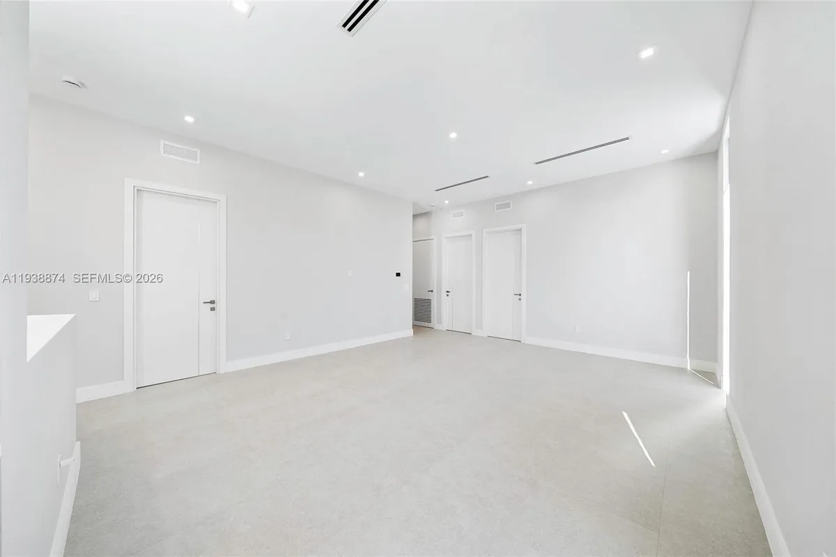 1117 SE 9th St, Fort Lauderdale FL 33316