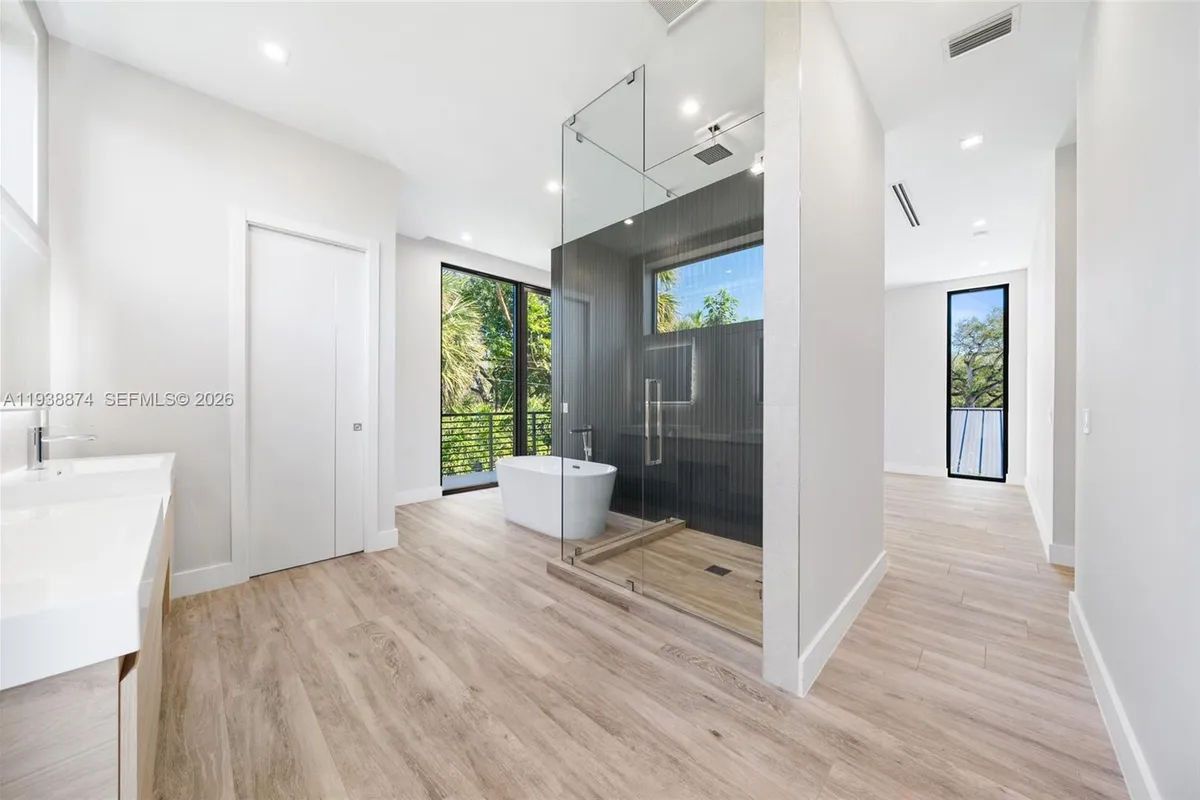 1117 SE 9th St, Fort Lauderdale FL 33316