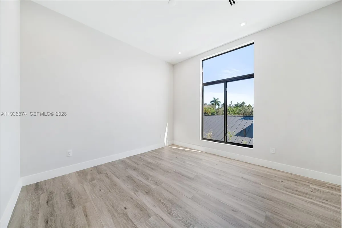 1117 SE 9th St, Fort Lauderdale FL 33316