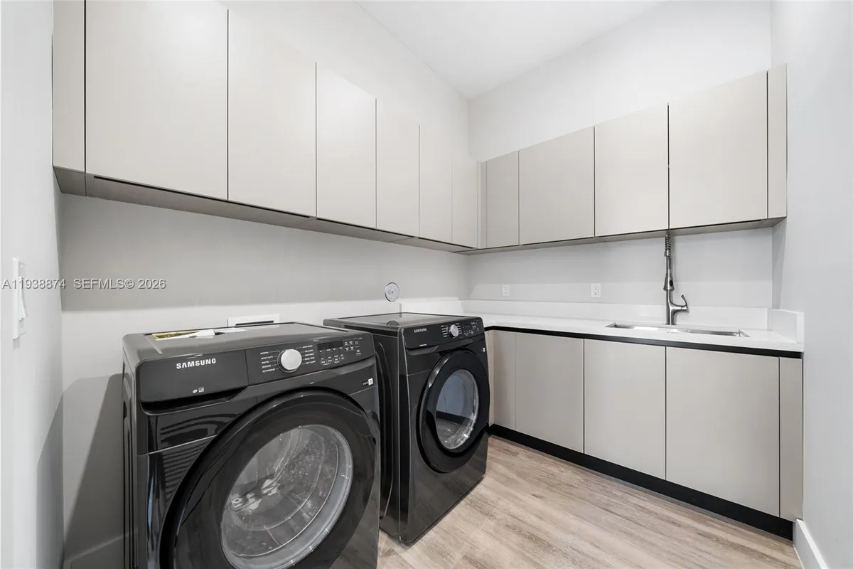 1117 SE 9th St, Fort Lauderdale FL 33316