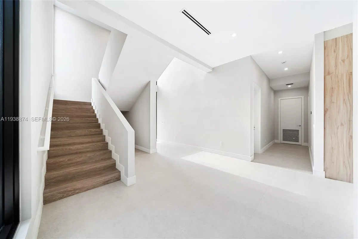 1117 SE 9th St, Fort Lauderdale FL 33316