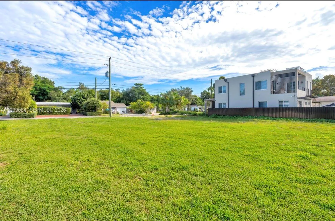 7240 SW 63rd Ct, South Miami FL 33143