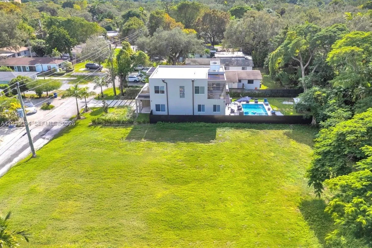 7240 SW 63rd Ct, South Miami FL 33143