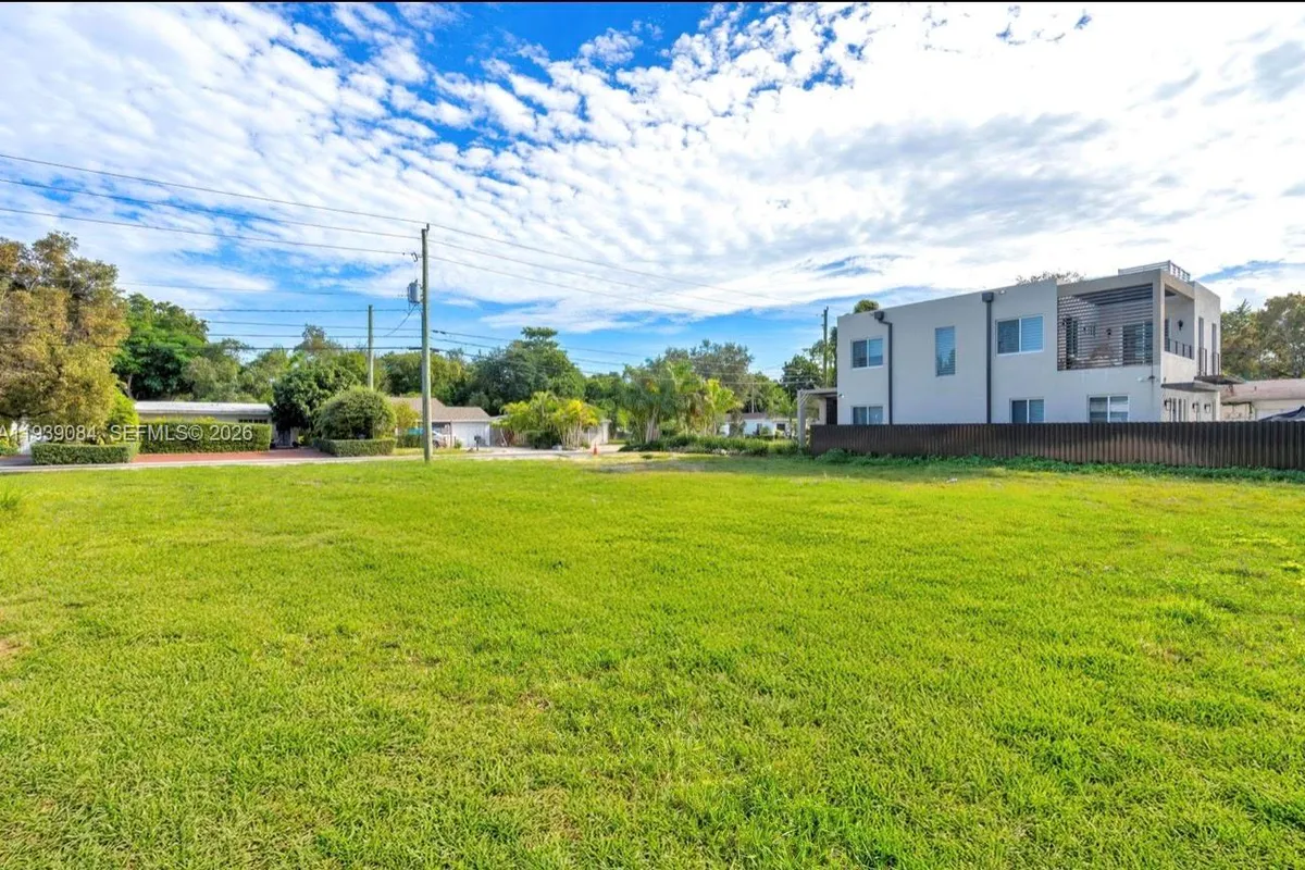 7240 SW 63rd Ct, South Miami FL 33143