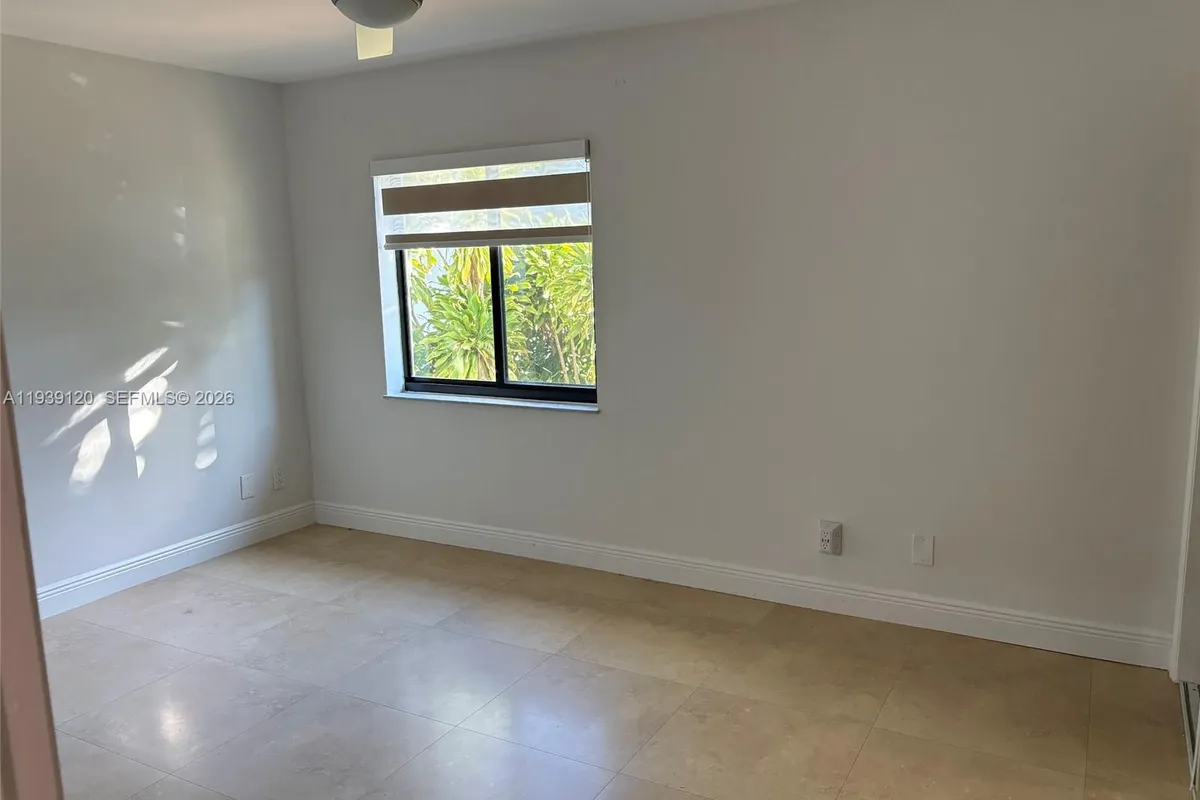 5555 SW Ludlam Rd # 105, South Miami FL 33155