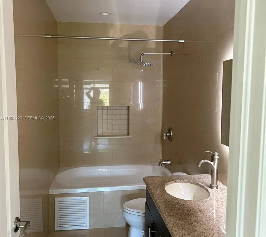 5555 SW Ludlam Rd # 105, South Miami FL 33155