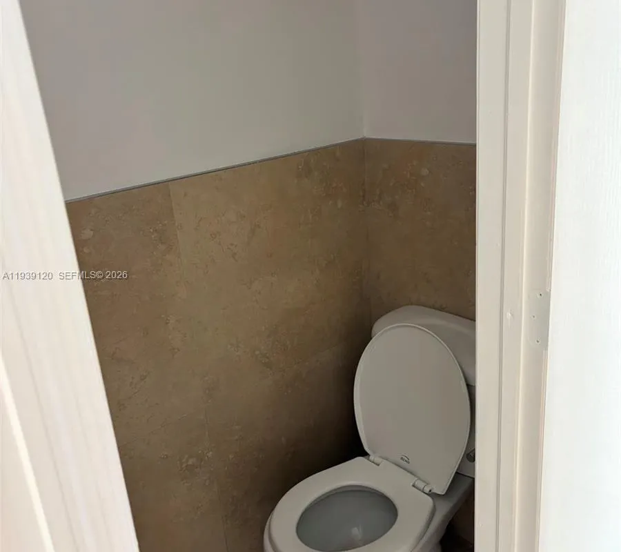 5555 SW Ludlam Rd # 105, South Miami FL 33155