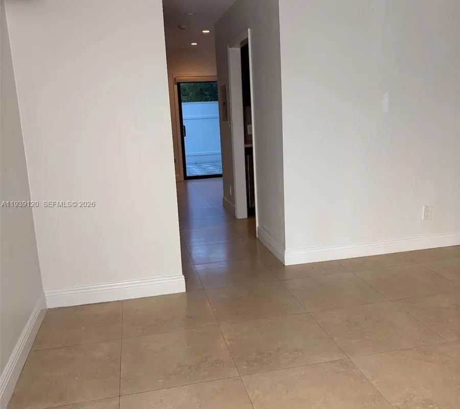 5555 SW Ludlam Rd # 105, South Miami FL 33155