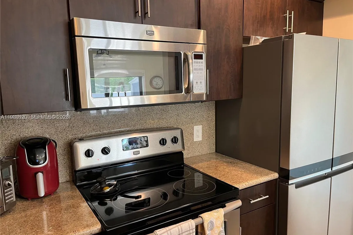 5555 SW Ludlam Rd # 105, South Miami FL 33155