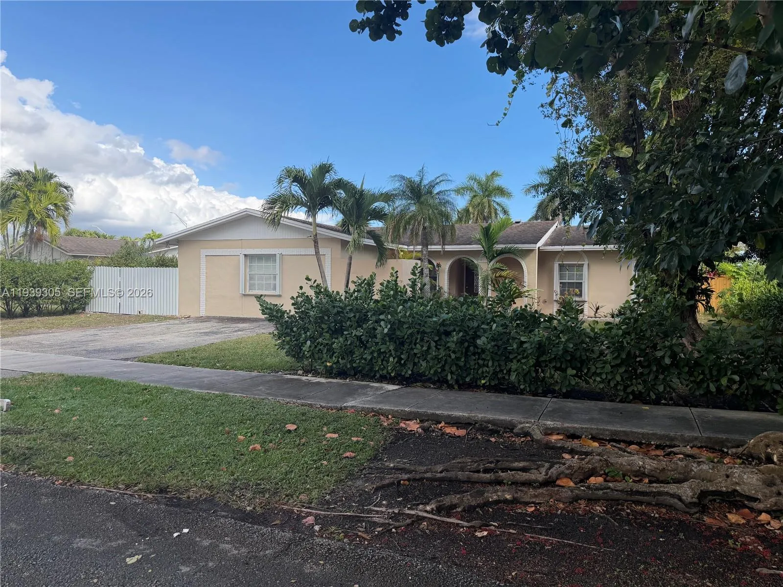 8111 SW 129th Ave, Miami FL 33183