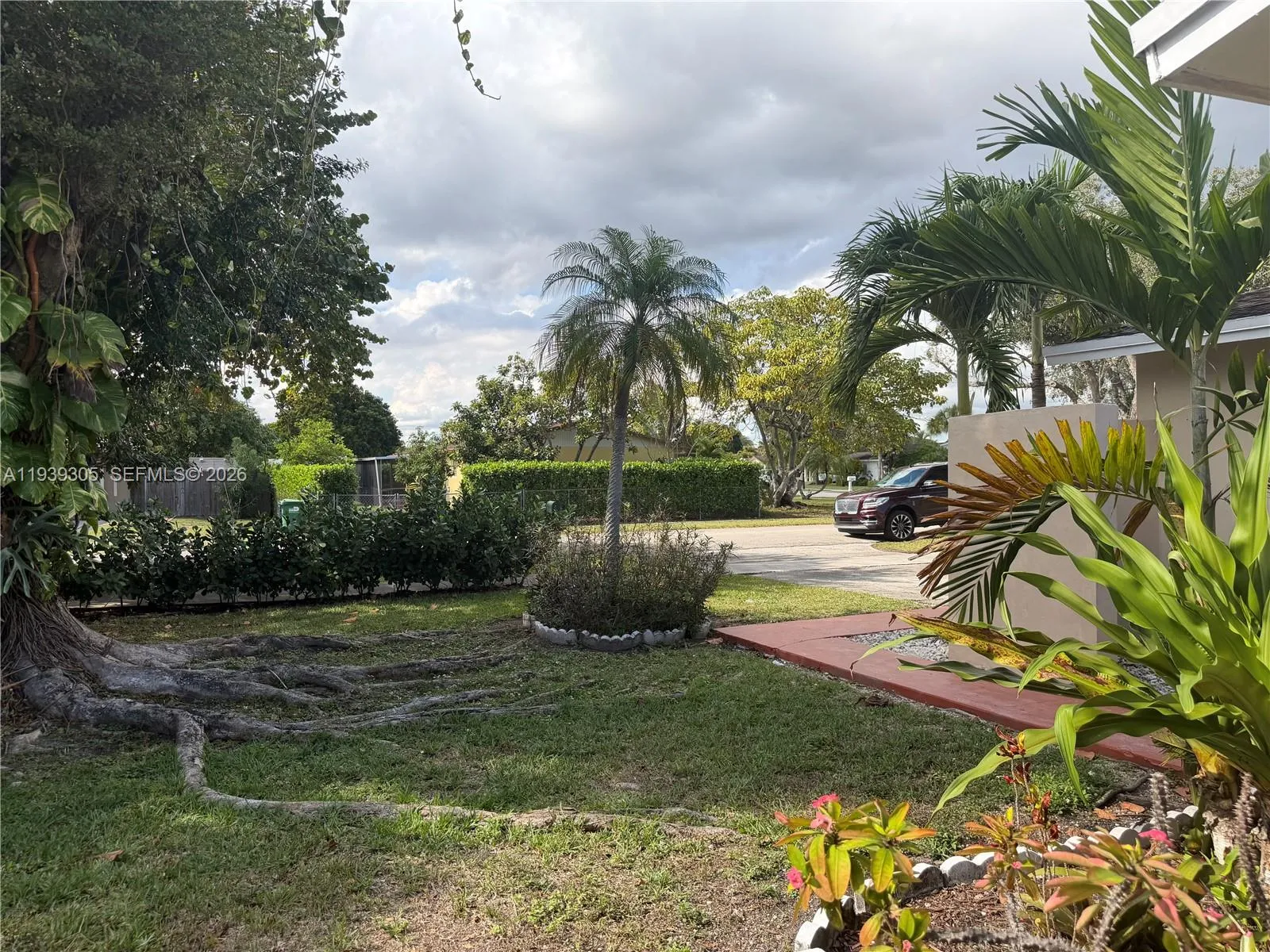 8111 SW 129th Ave, Miami FL 33183