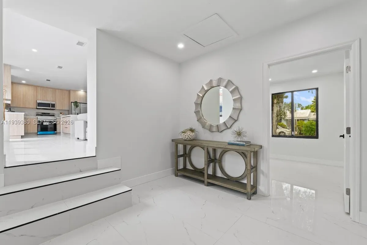 1741 SW 17th Ct, Miami FL 33145