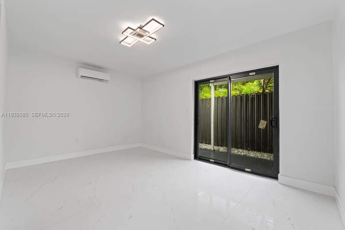 1741 SW 17th Ct, Miami FL 33145