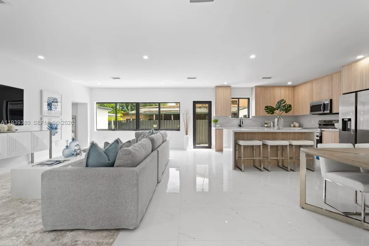 1741 SW 17th Ct, Miami FL 33145