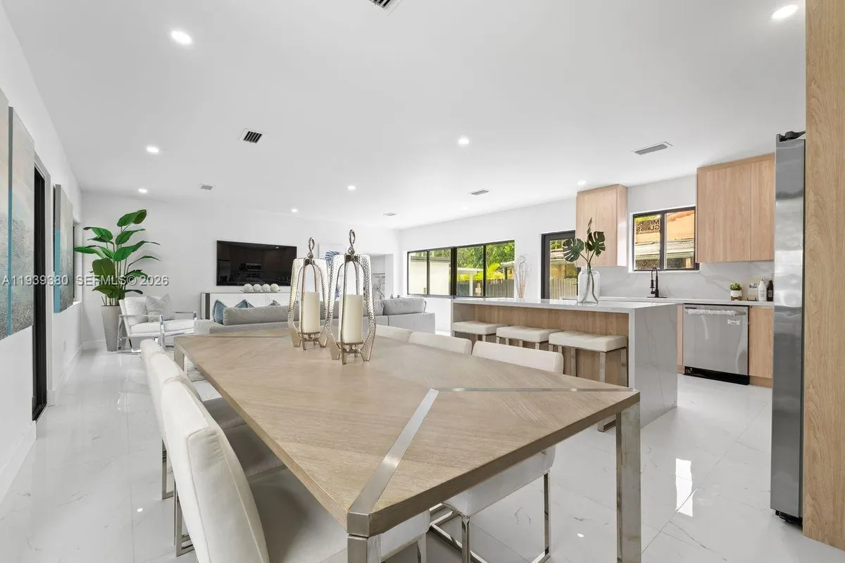 1741 SW 17th Ct, Miami FL 33145