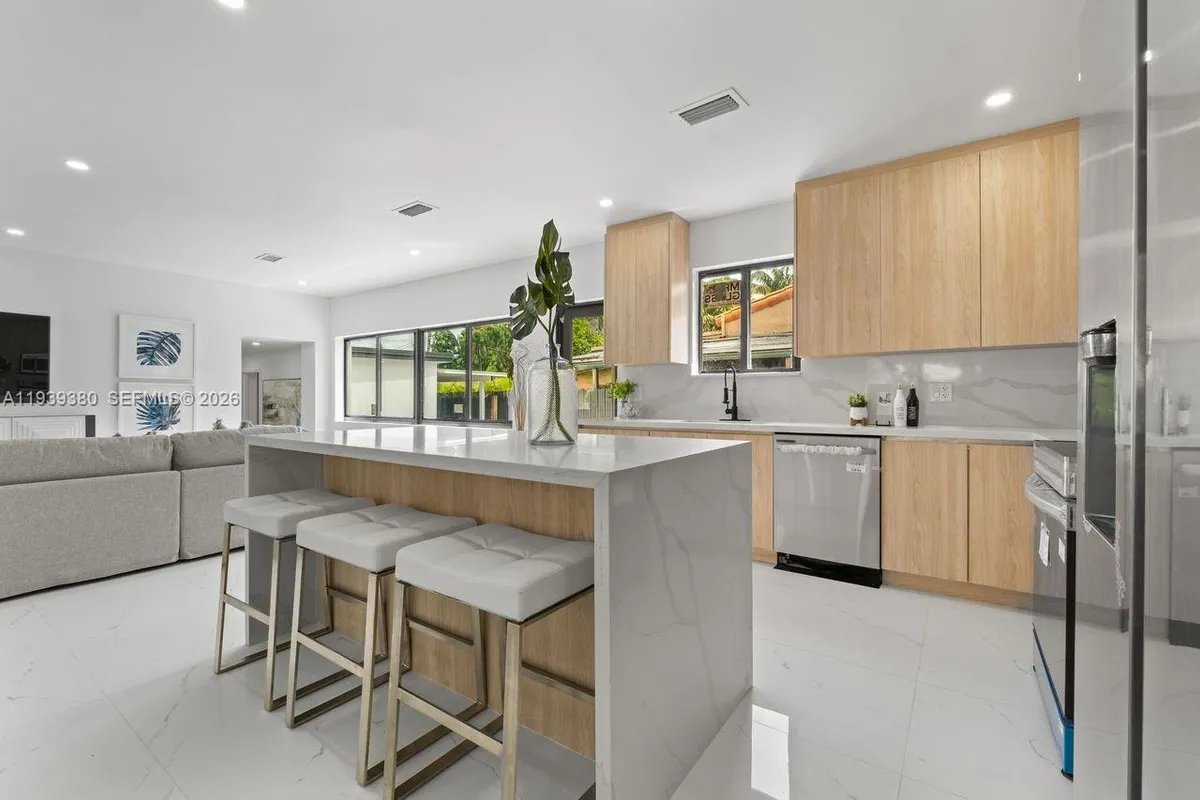 1741 SW 17th Ct, Miami FL 33145